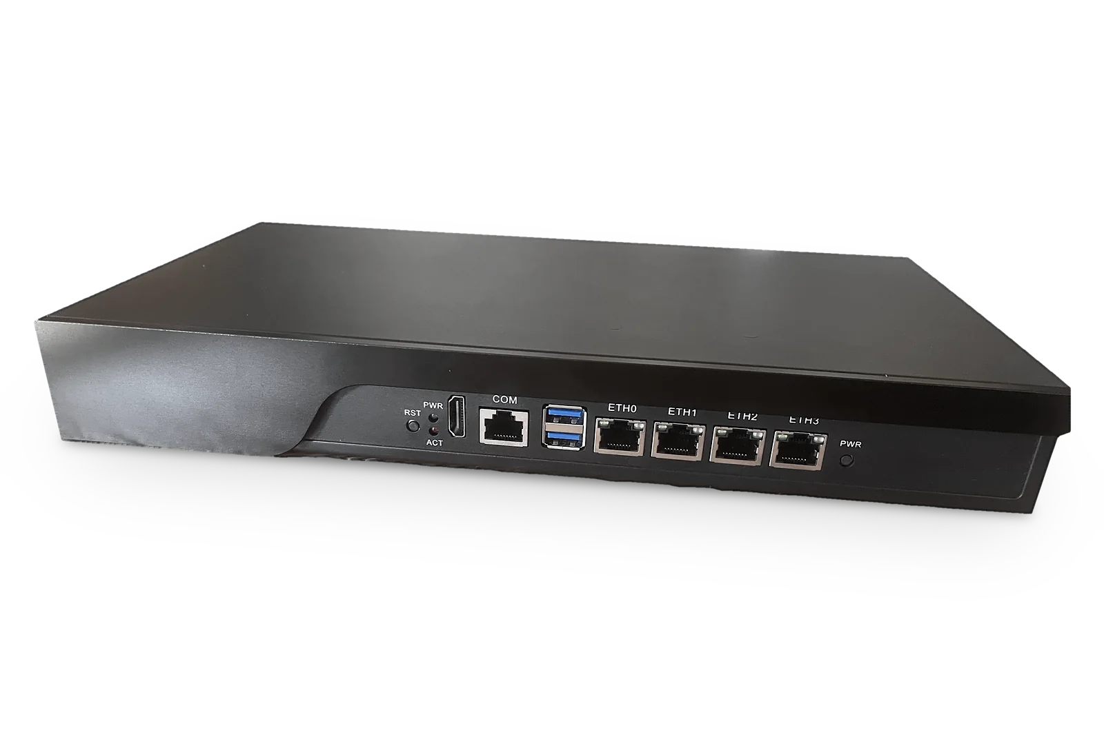 Foto reale della box IA-N da 13 pollici, vista frontale di tre quarti: contenitore nero, frontale con HDMI, porta console, due porte USB e quattro porte di rete RJ45